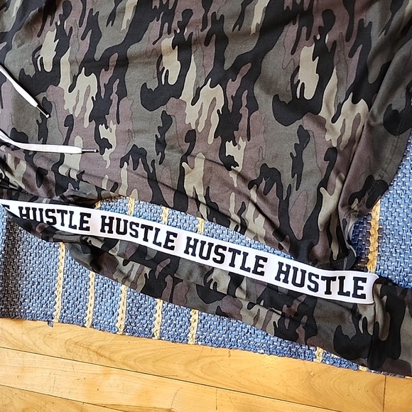 Rue 21 Juniors XL long sleeve hooded shirt camo - Picture 2 of 6